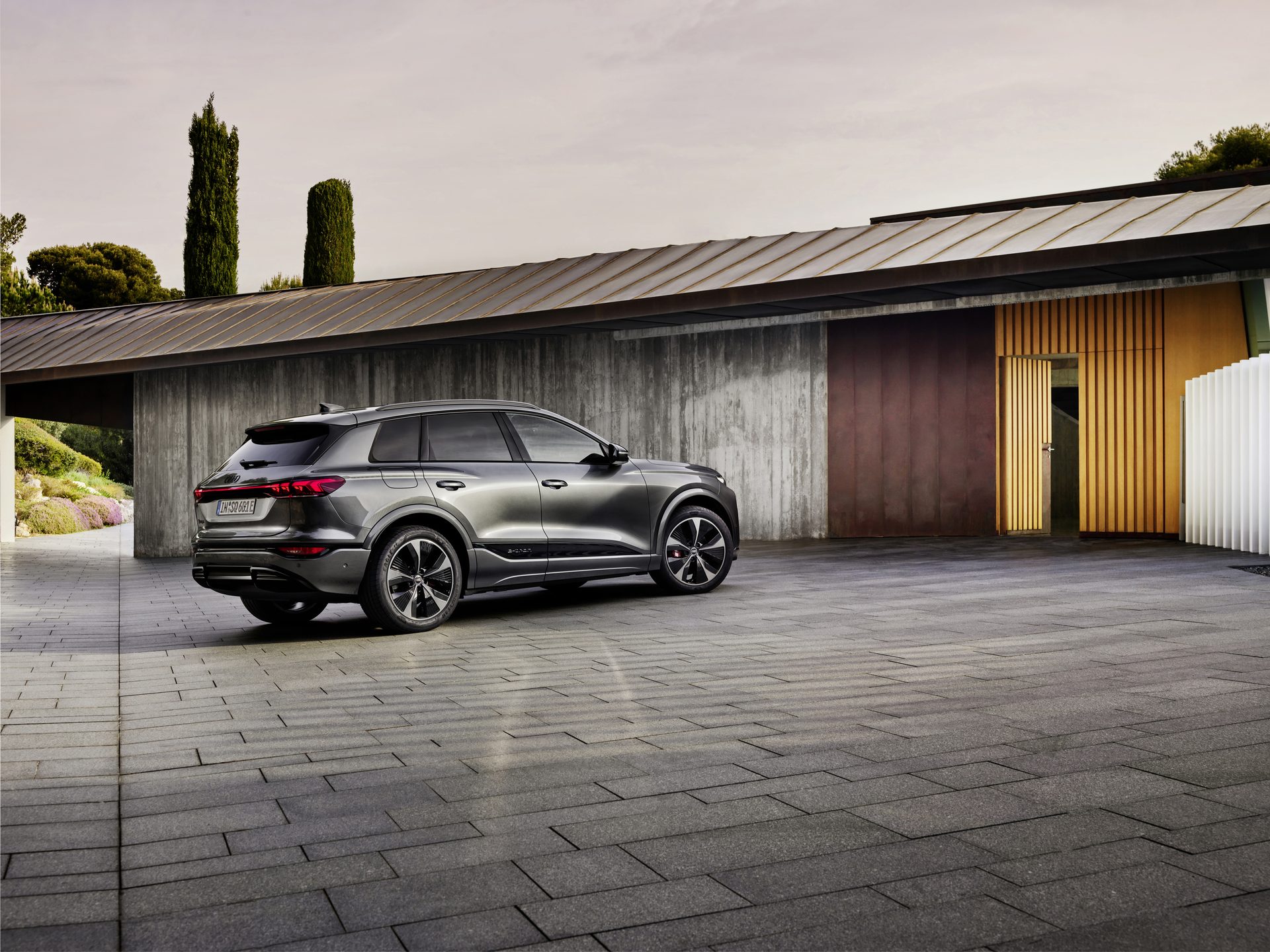 Audi SQ6 e-tron exterior