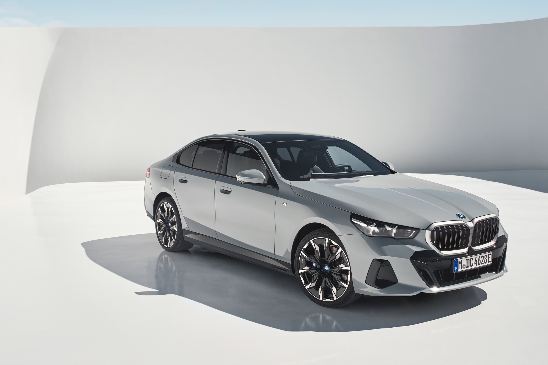 BMW i5 exterior