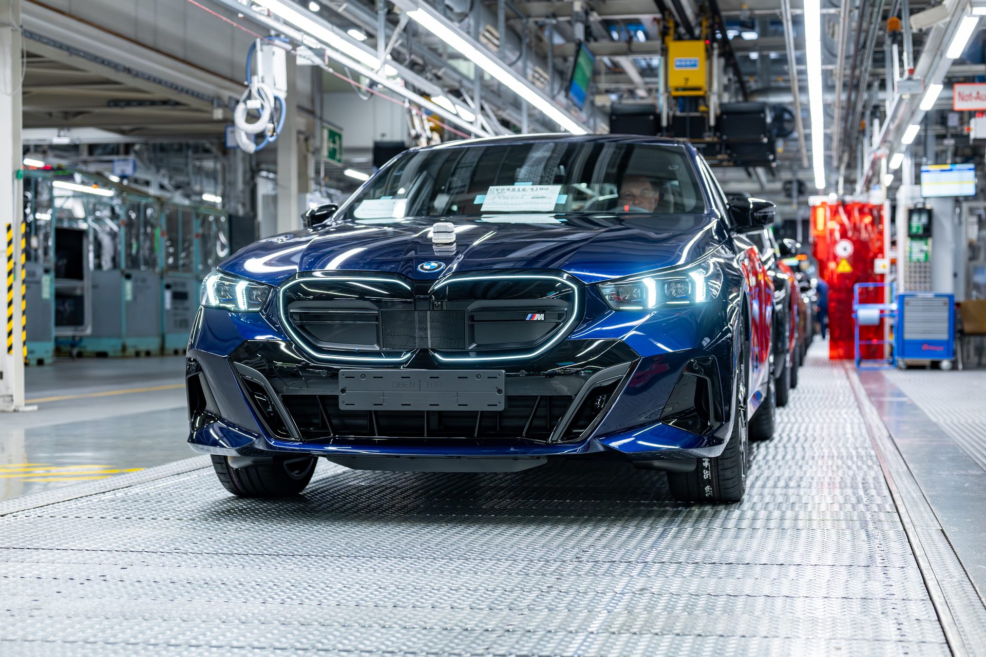 BMW i5 M60 exterior