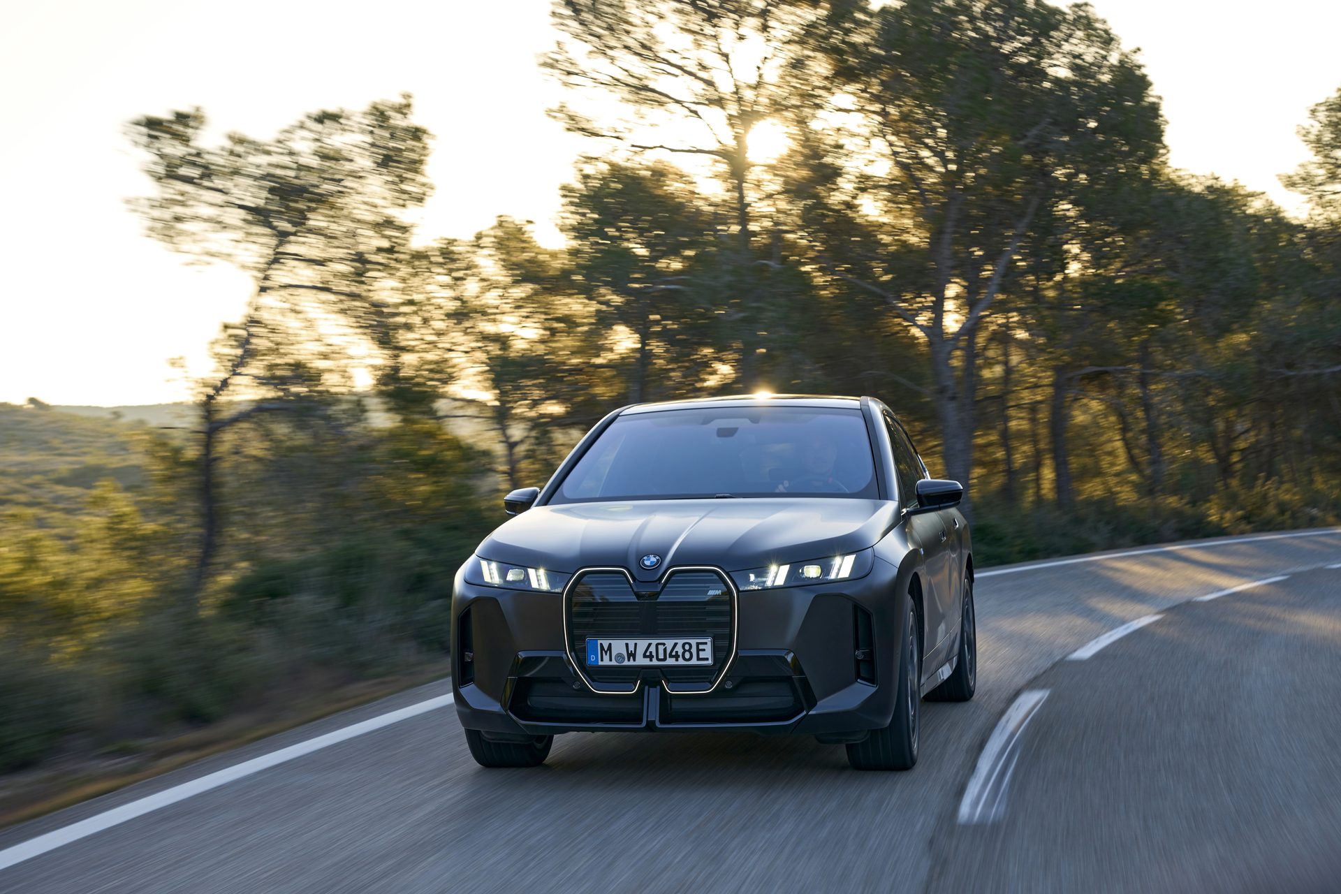 BMW iX M70 xDrive exterior