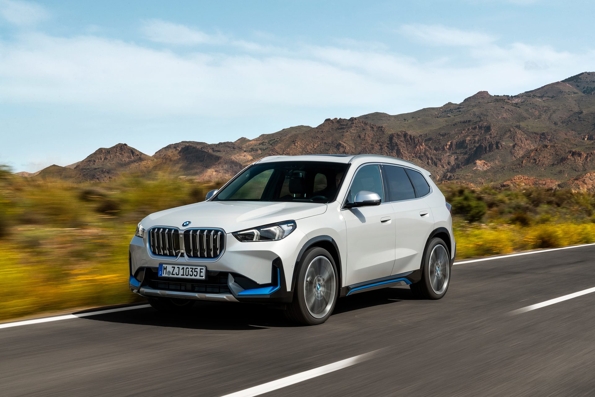 BMW iX1 exterior