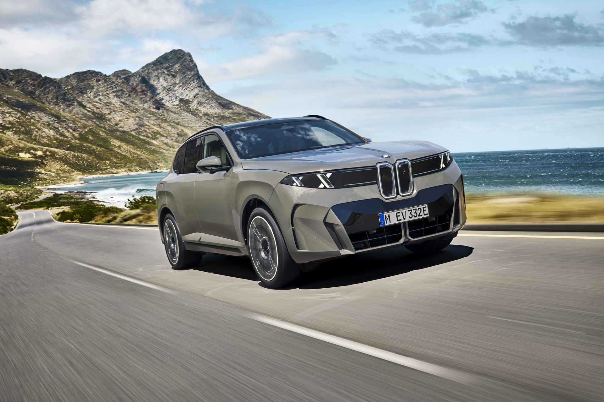 BMW iX5 exterior