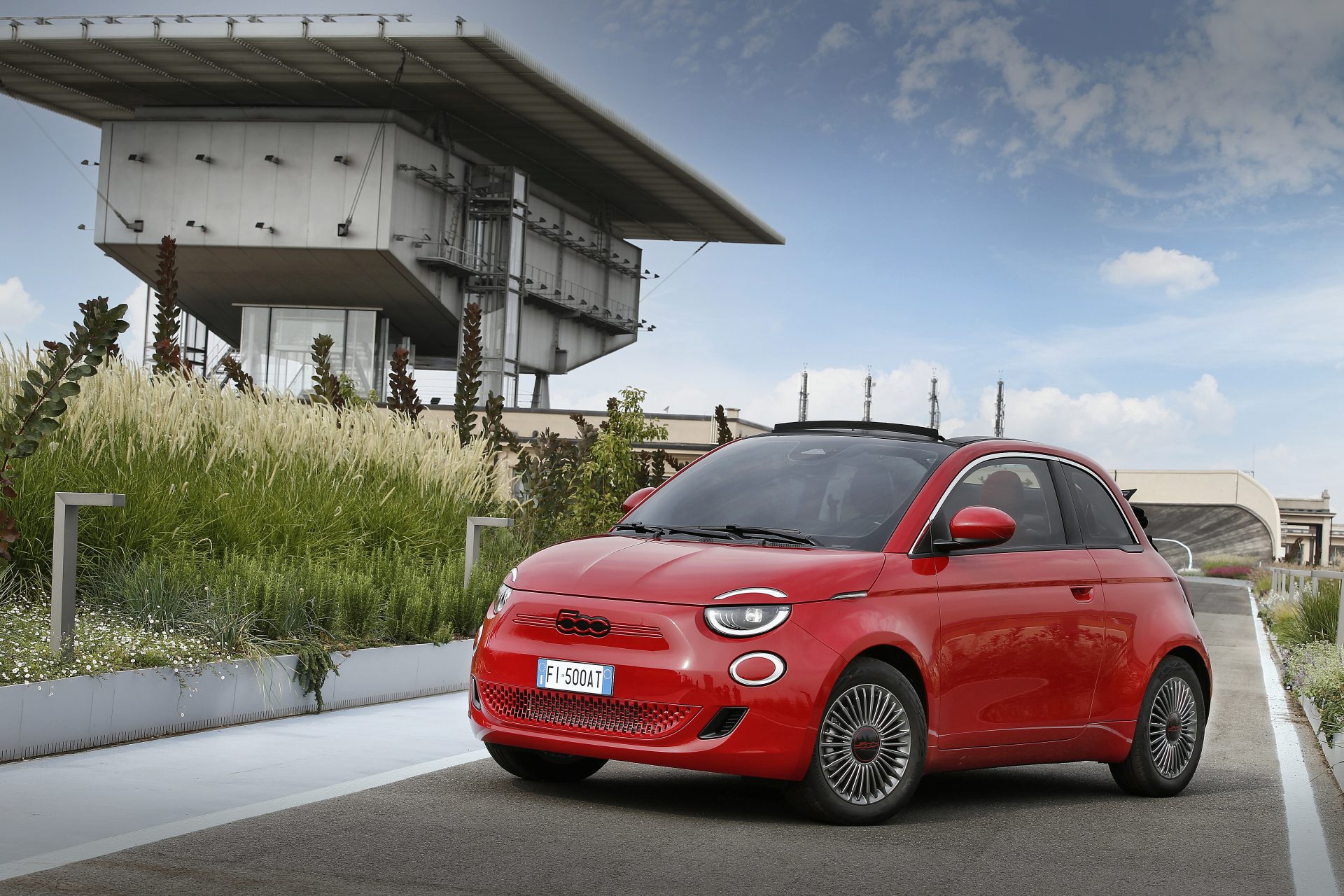 Fiat 500e exterior