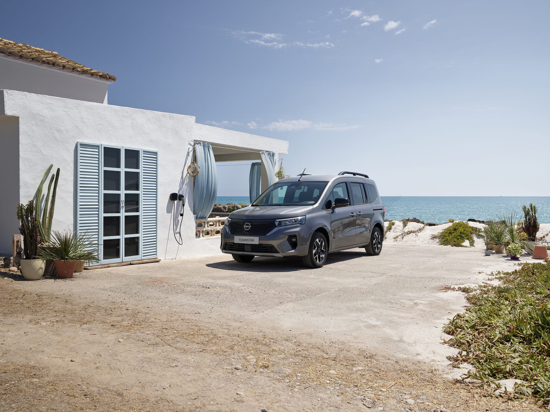 Nissan Townstar Combi exterior