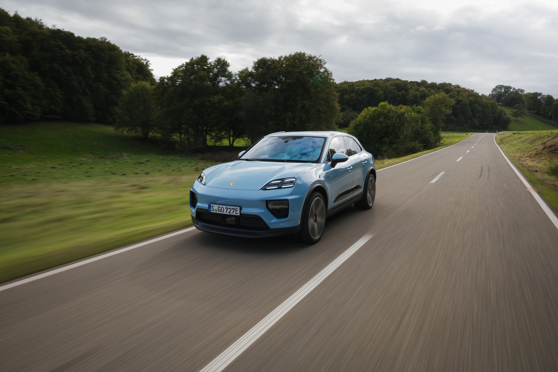 Porsche Macan Electric exterior