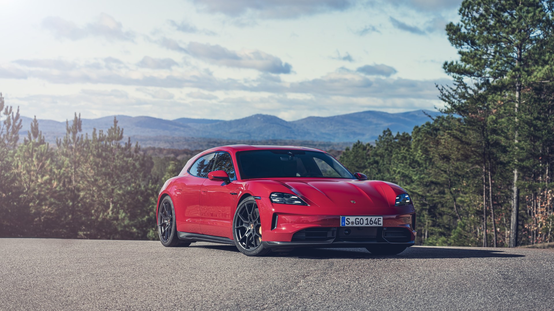 Porsche Taycan GTS Sport Turismo (2025) exterior