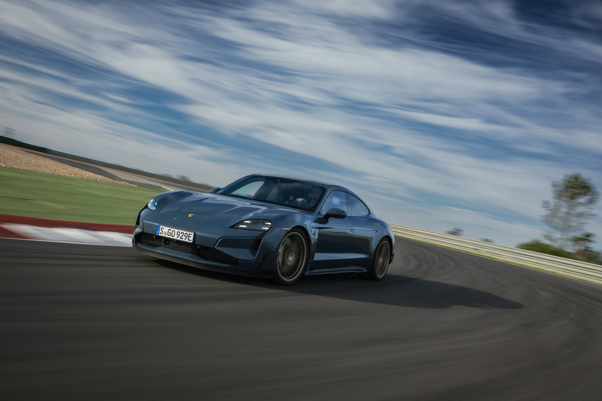 Porsche Taycan Turbo GT exterior