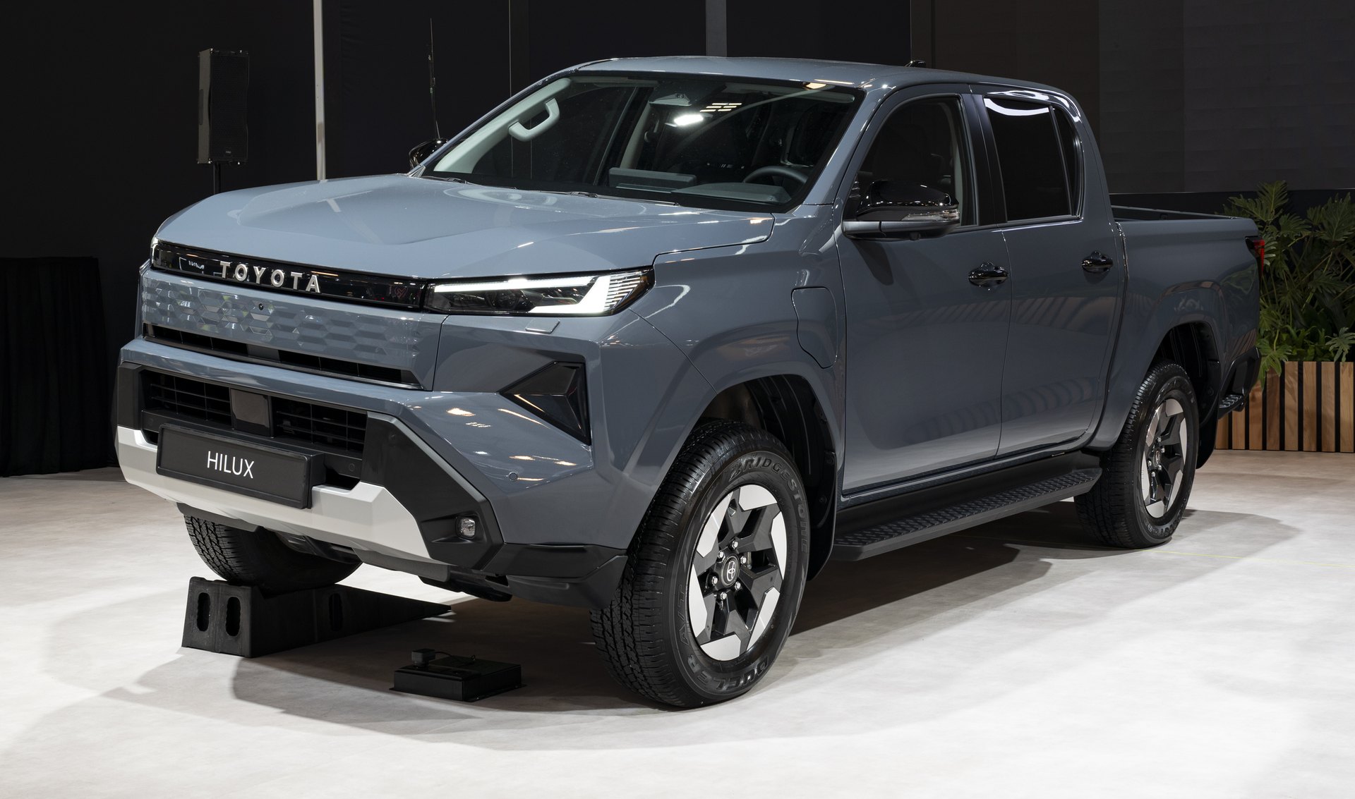 Toyota Hilux eléctrico exterior