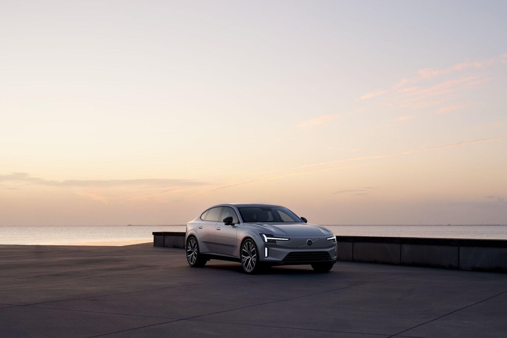 Volvo ES90 exterior