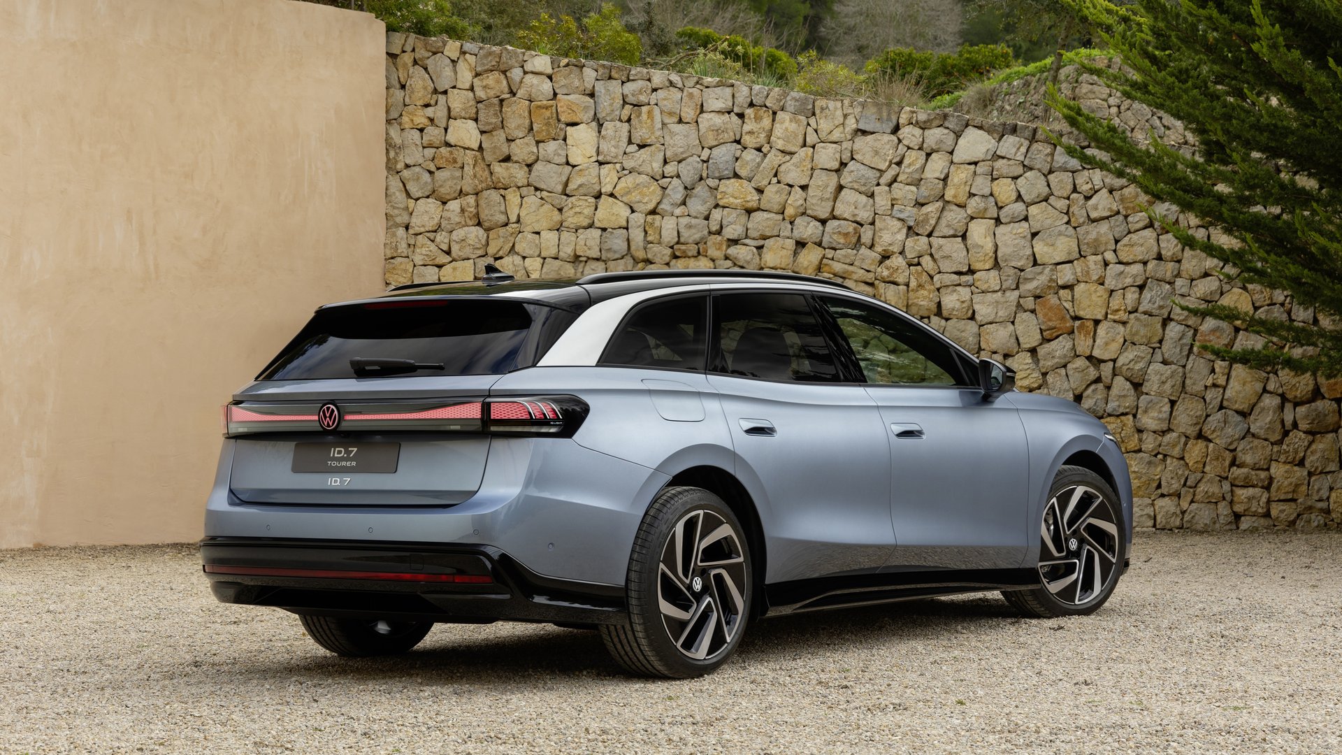 Volkswagen ID.7 Tourer exterior