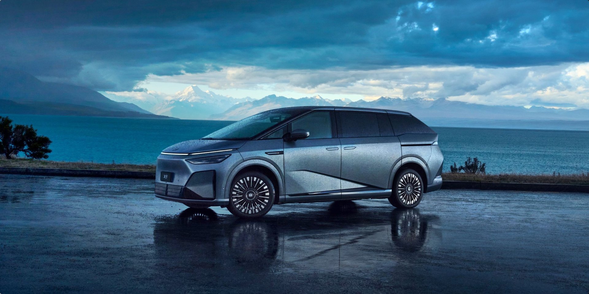 XPENG X9 exterior