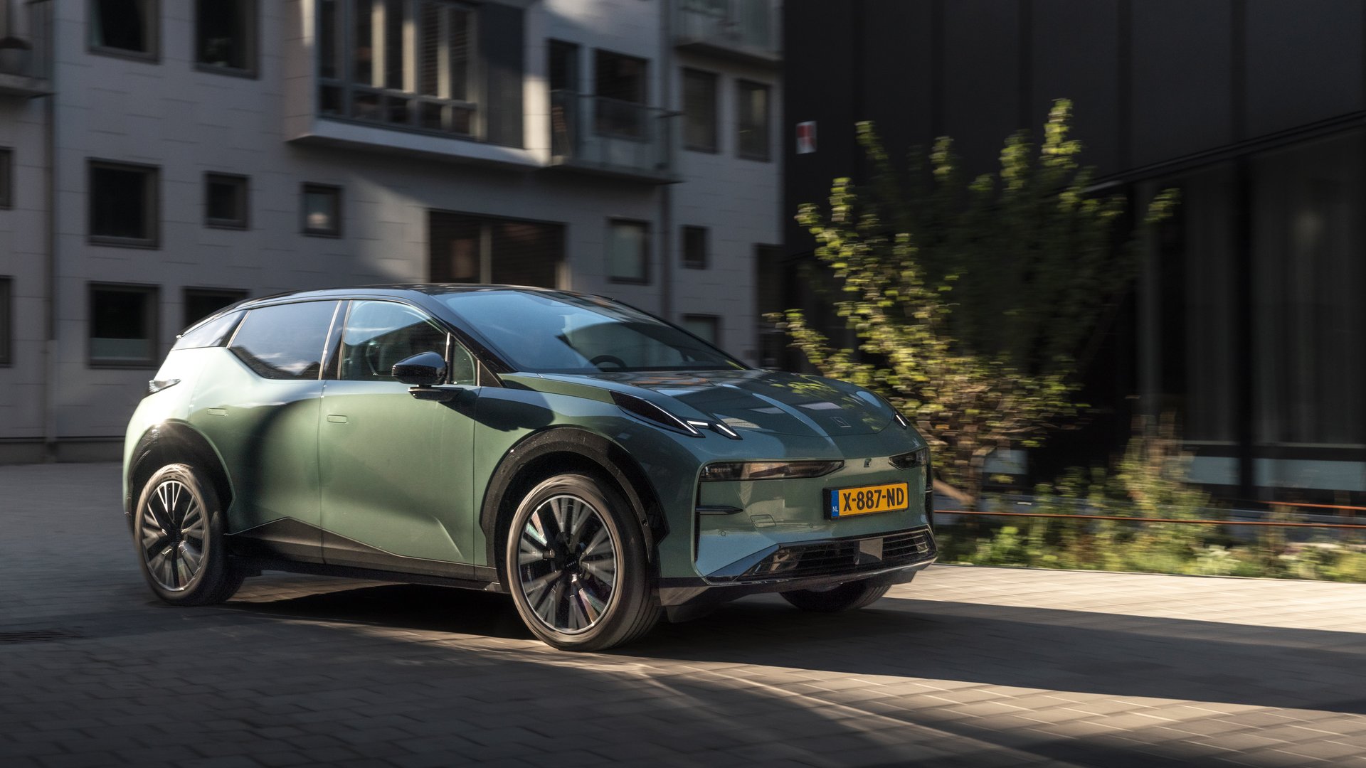 Zeekr X exterior